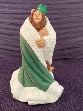 The Cowardly Lion Wizard Of Oz 2013 Hallmark Ornament No Original Box -Very Good